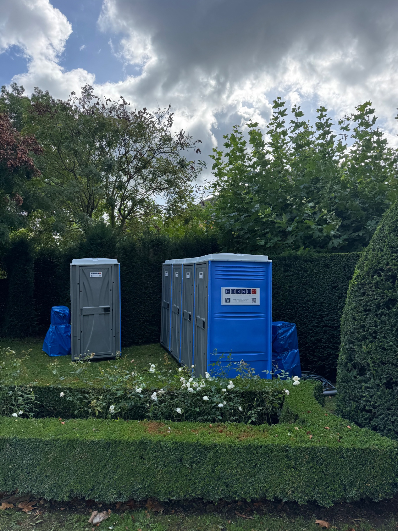 Mobiele douches bij Landgoed Kasteel de Hoogenweerth in Maastricht