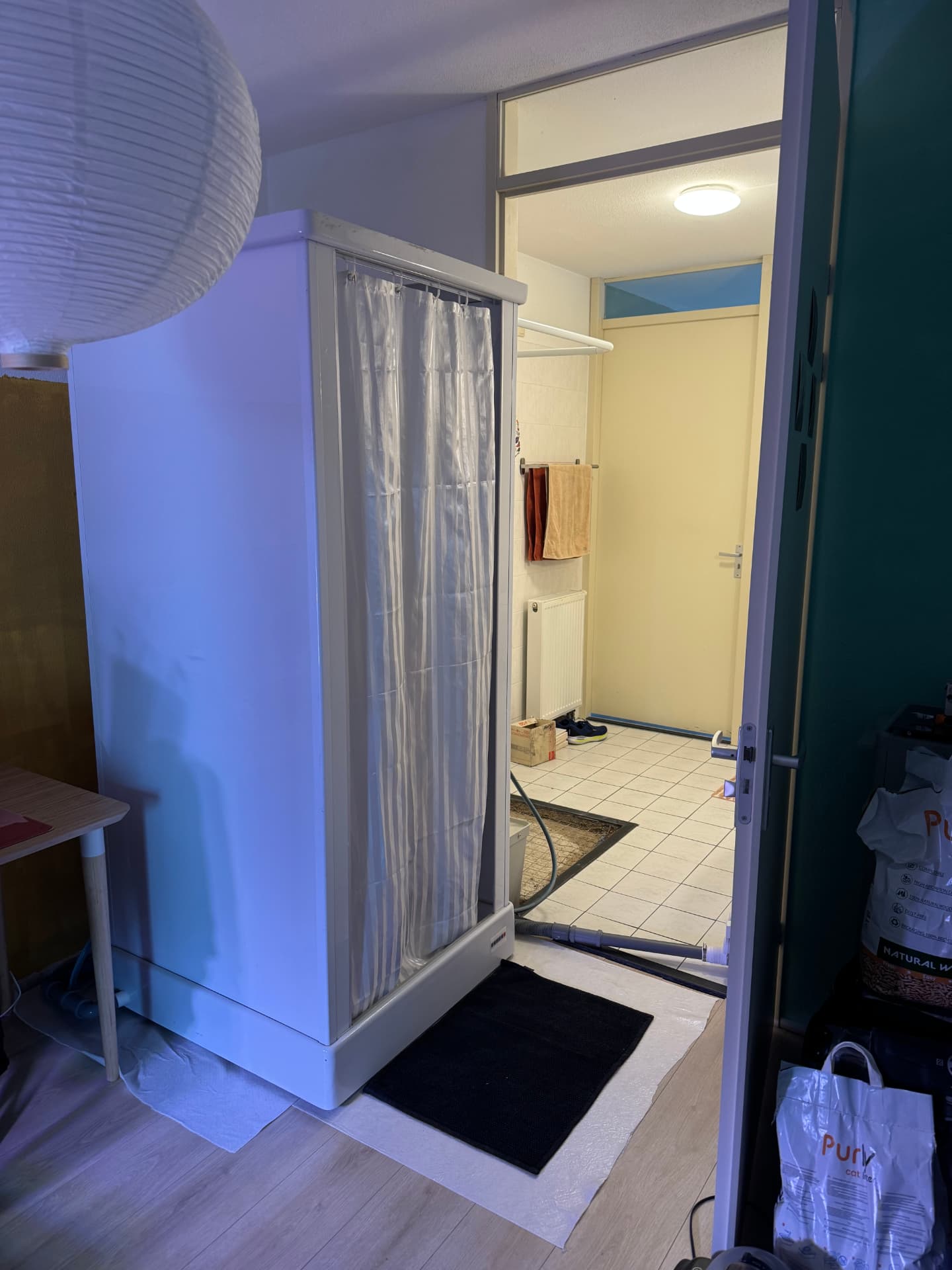 Mobiele douche in slaapkamer Nieuwenhagen Landgraaf bij lekkage